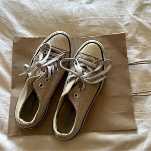 Light Beige or Cream Converse S7